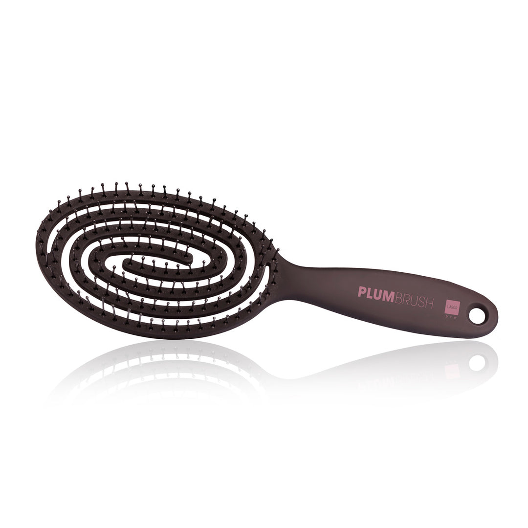 PLUM Brush Wet Hair-hiusharja on erityisesti suunniteltu kosteiden hiusten selvittämiseen